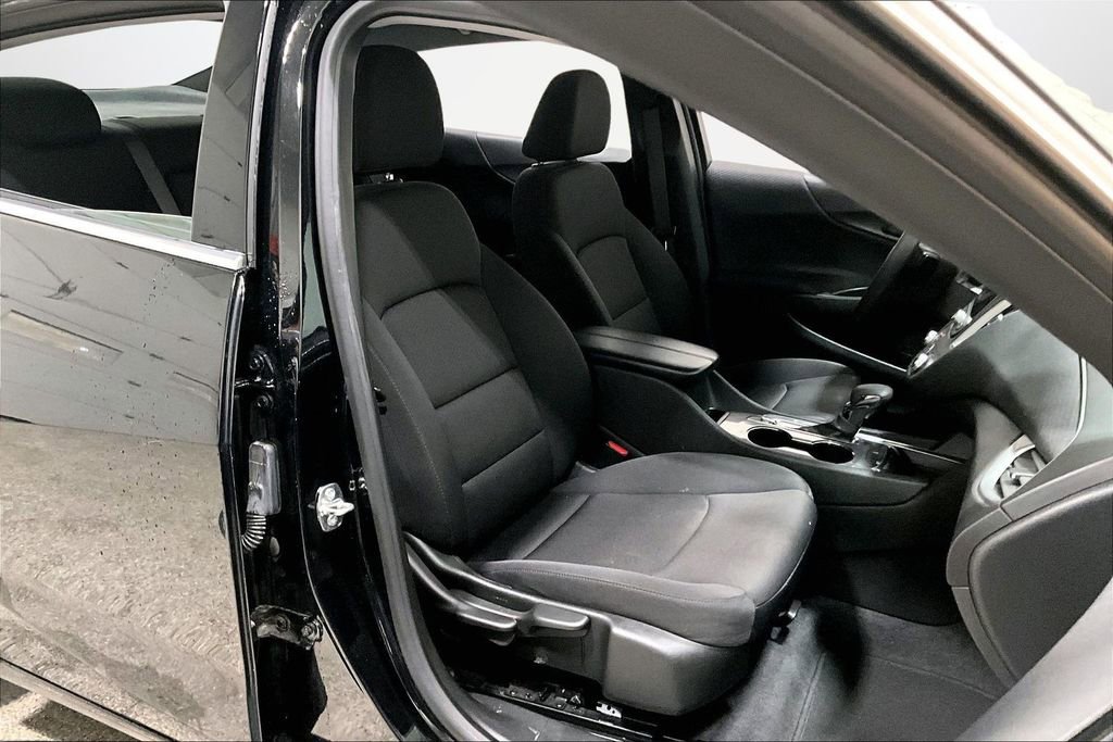 Used 2023 Chevrolet Malibu LT image 27