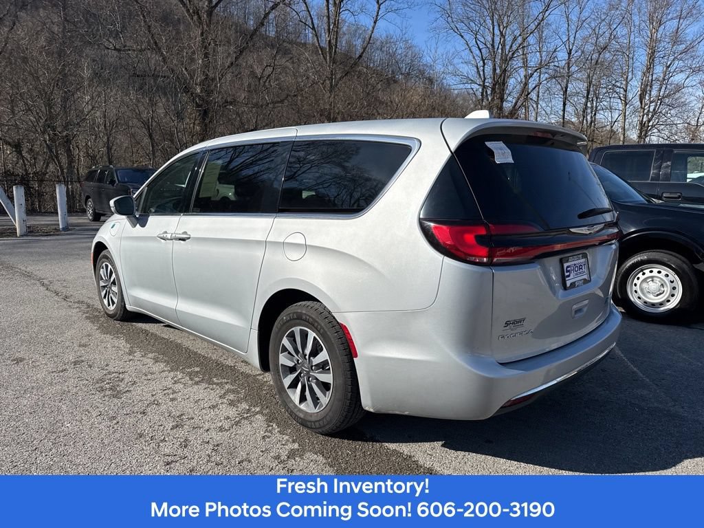 Used 2022 Chrysler Pacifica Touring-L FWD image 8