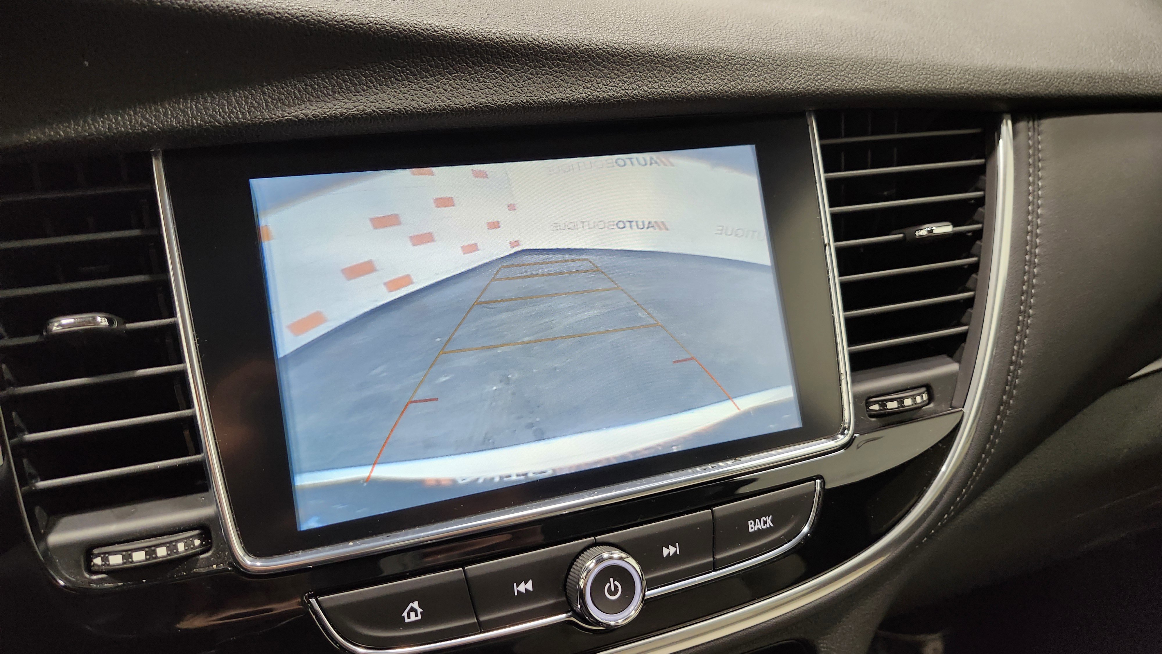 Used 2020 Buick Encore Sport Touring w/ Safety Package image 4