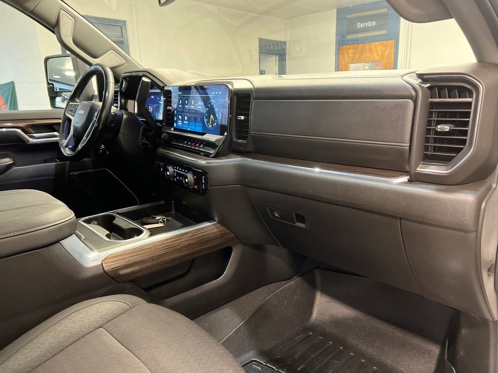 Used 2024 Chevrolet Silverado 2500 LT AWD/4WD image 47