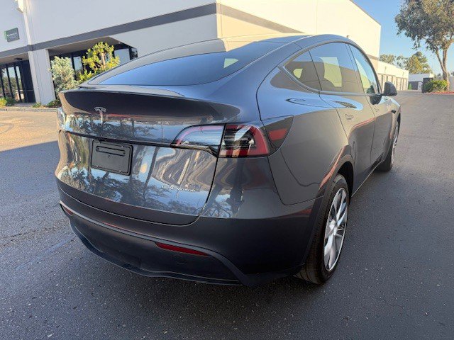 Used 2023 Tesla Model Y Long Range image 3
