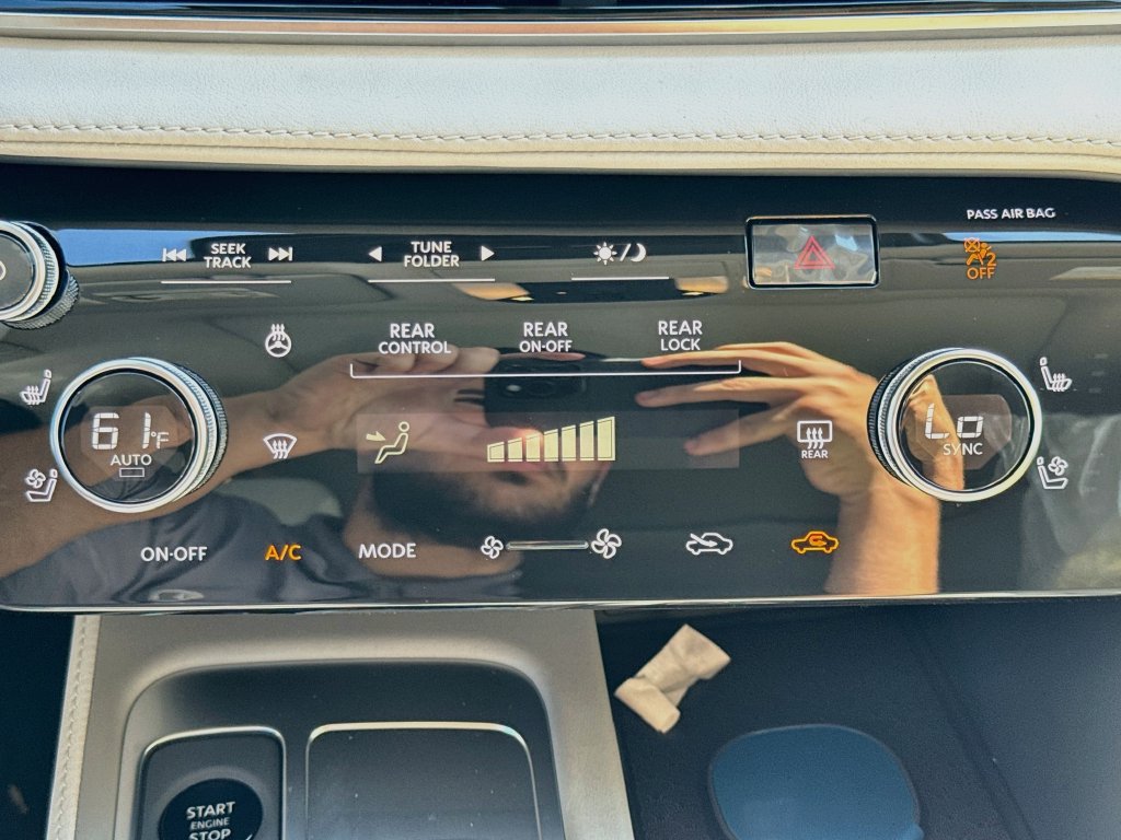 New 2027 INFINITI QX60 Luxe w/ Cargo Package FWD image 16