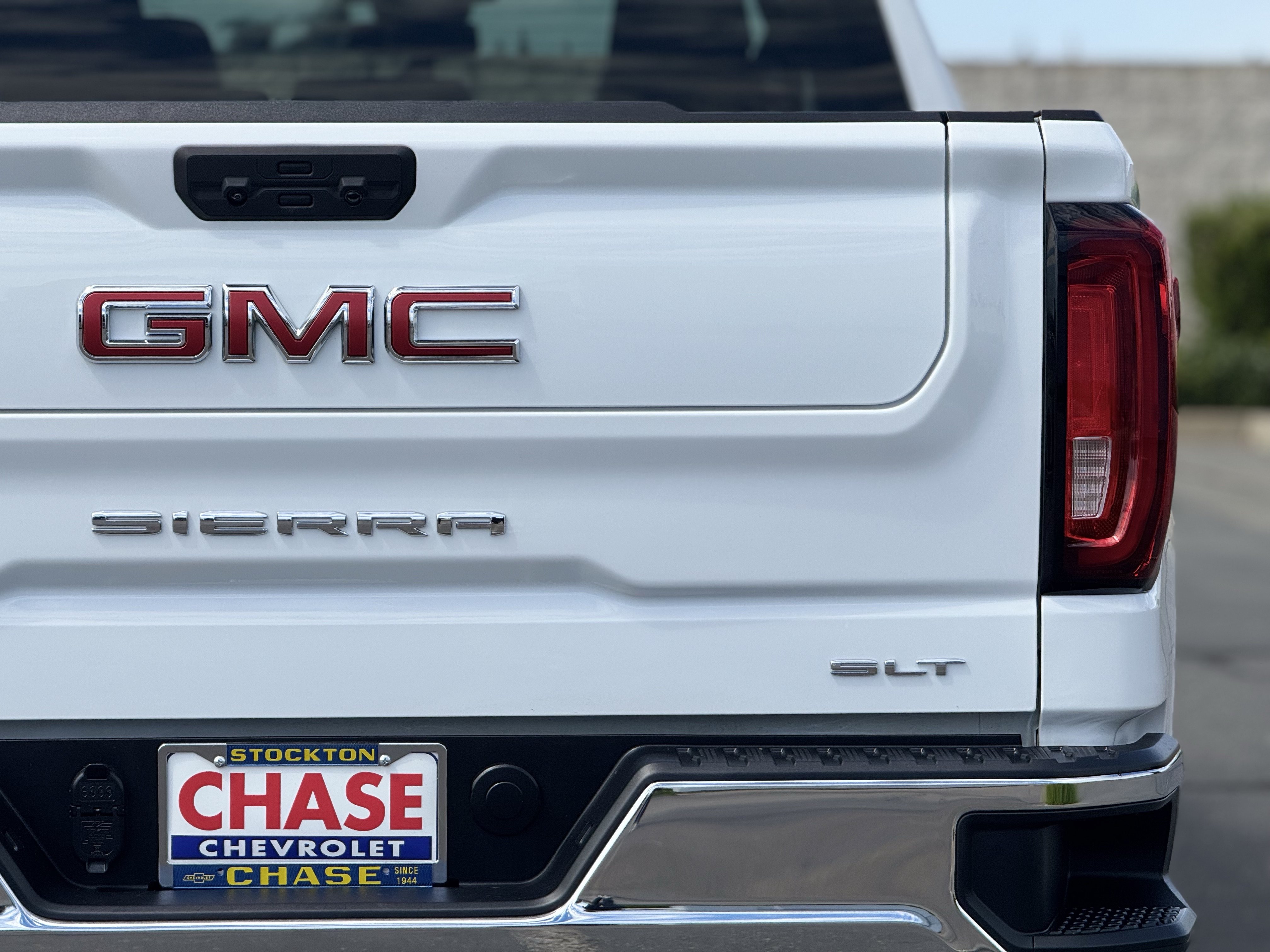 Certified 2026 GMC Sierra 1500 SLT AWD/4WD image 7