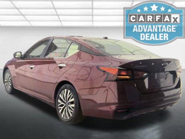 Used 2025 Nissan Altima 2.5 SV FWD image 2