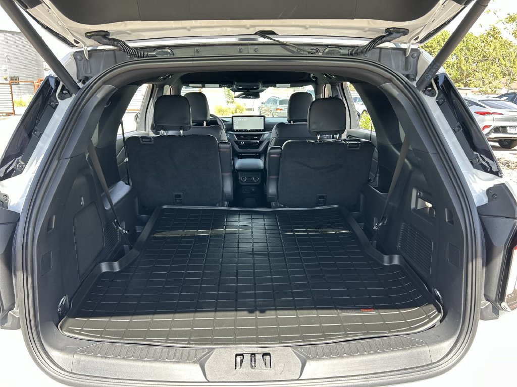 Used 2025 Ford Explorer ST-Line RWD image 26
