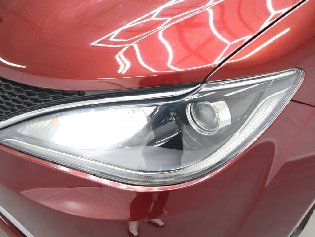 Used 2020 Chrysler Pacifica Touring-L Plus FWD image 33