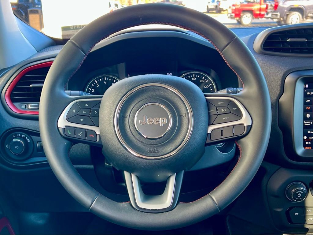 Used 2023 Jeep Renegade Trailhawk image 23