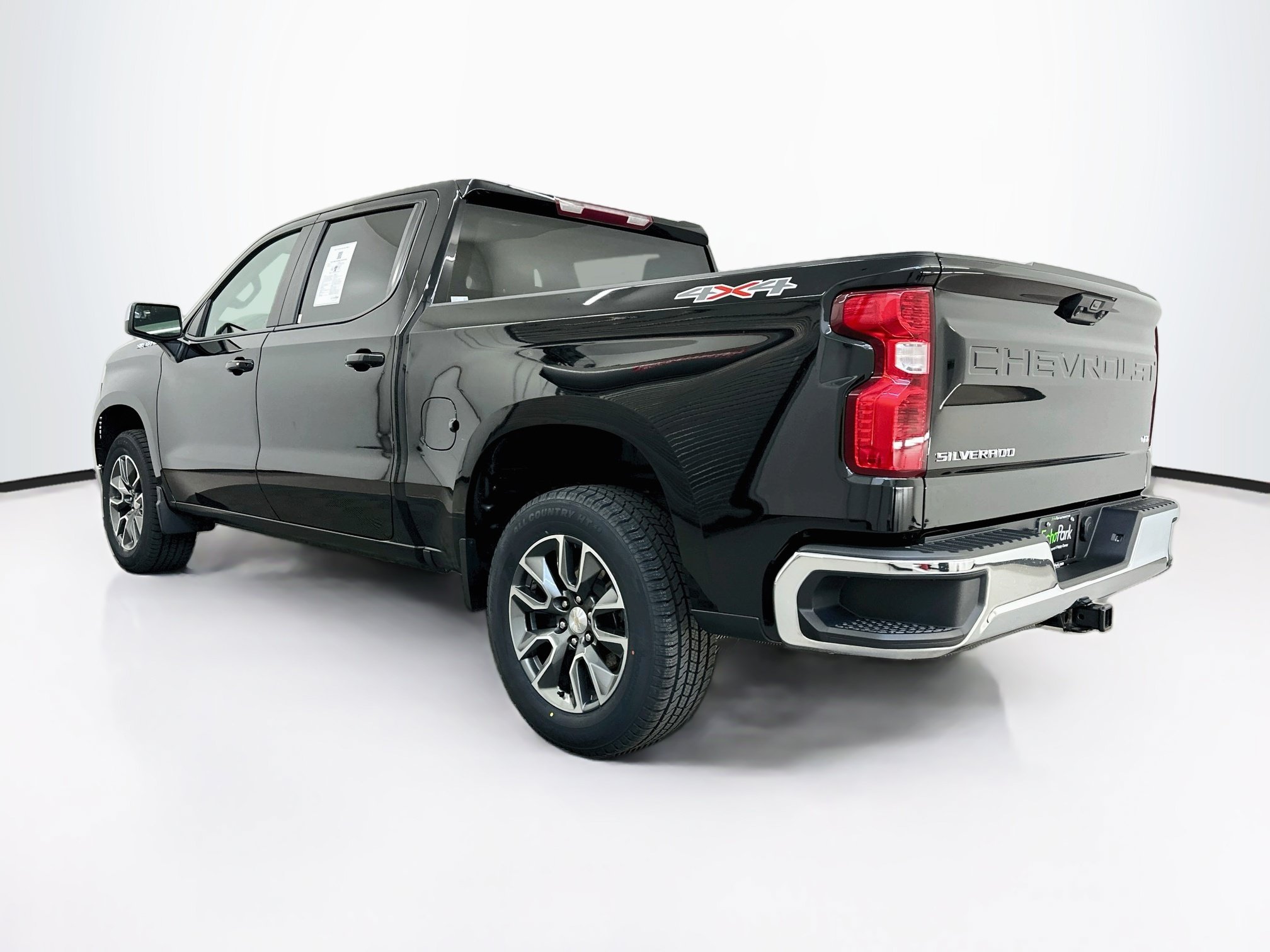 Used 2024 Chevrolet Silverado 1500 LT AWD/4WD image 5