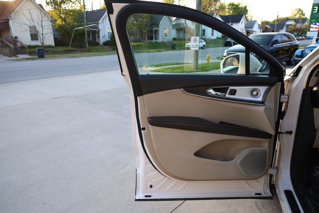 Used 2016 Lincoln MKX Reserve w/ Luxury Package image 10