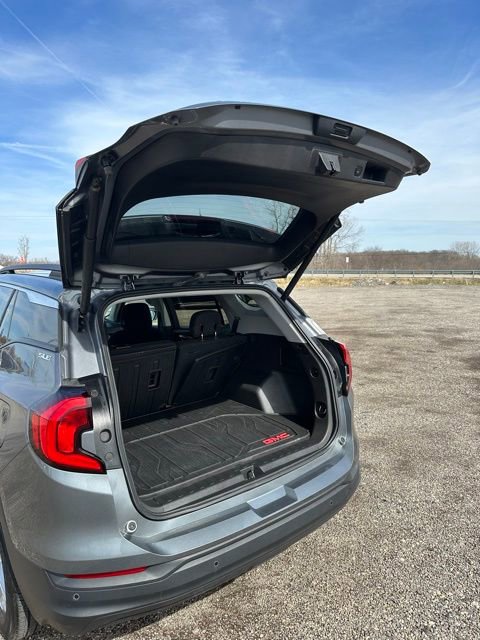 Used 2020 GMC Terrain SLE w/ Driver Convenience Package image 11