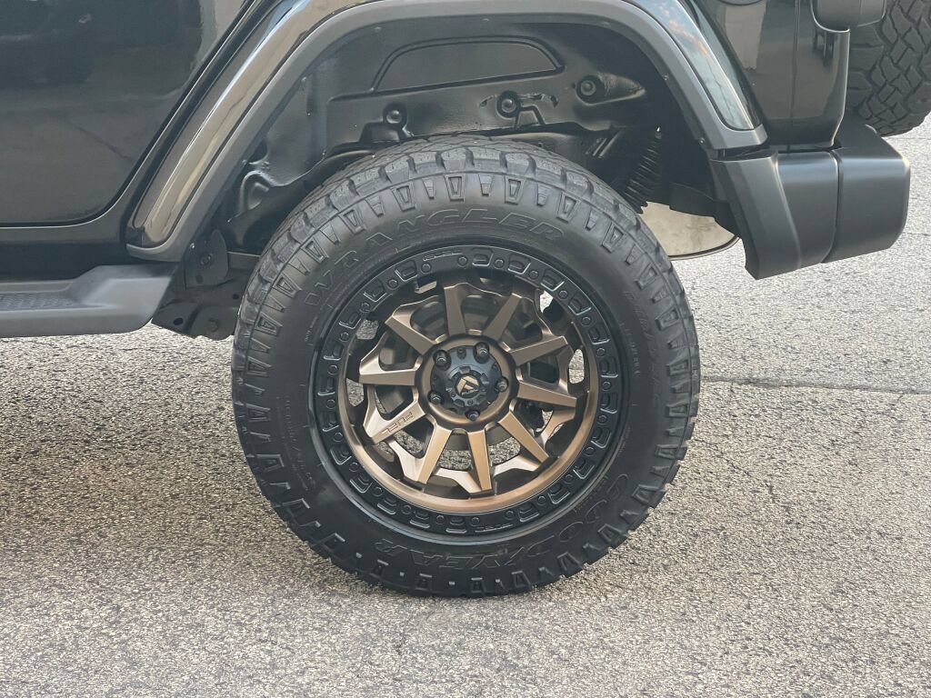 Used 2021 Jeep Wrangler Unlimited Sahara AWD/4WD image 38