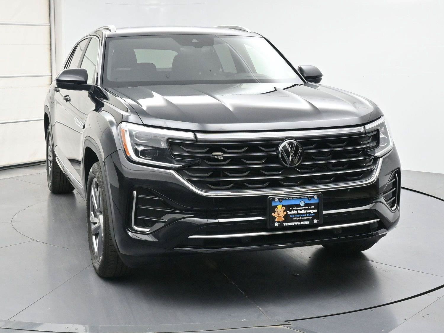 Certified 2024 Volkswagen Atlas Cross Sport SEL R-Line AWD/4WD image 32