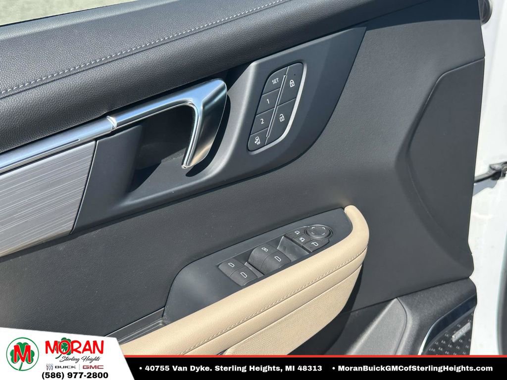 Certified 2025 Buick Enclave Preferred w/ Power Package FWD image 17