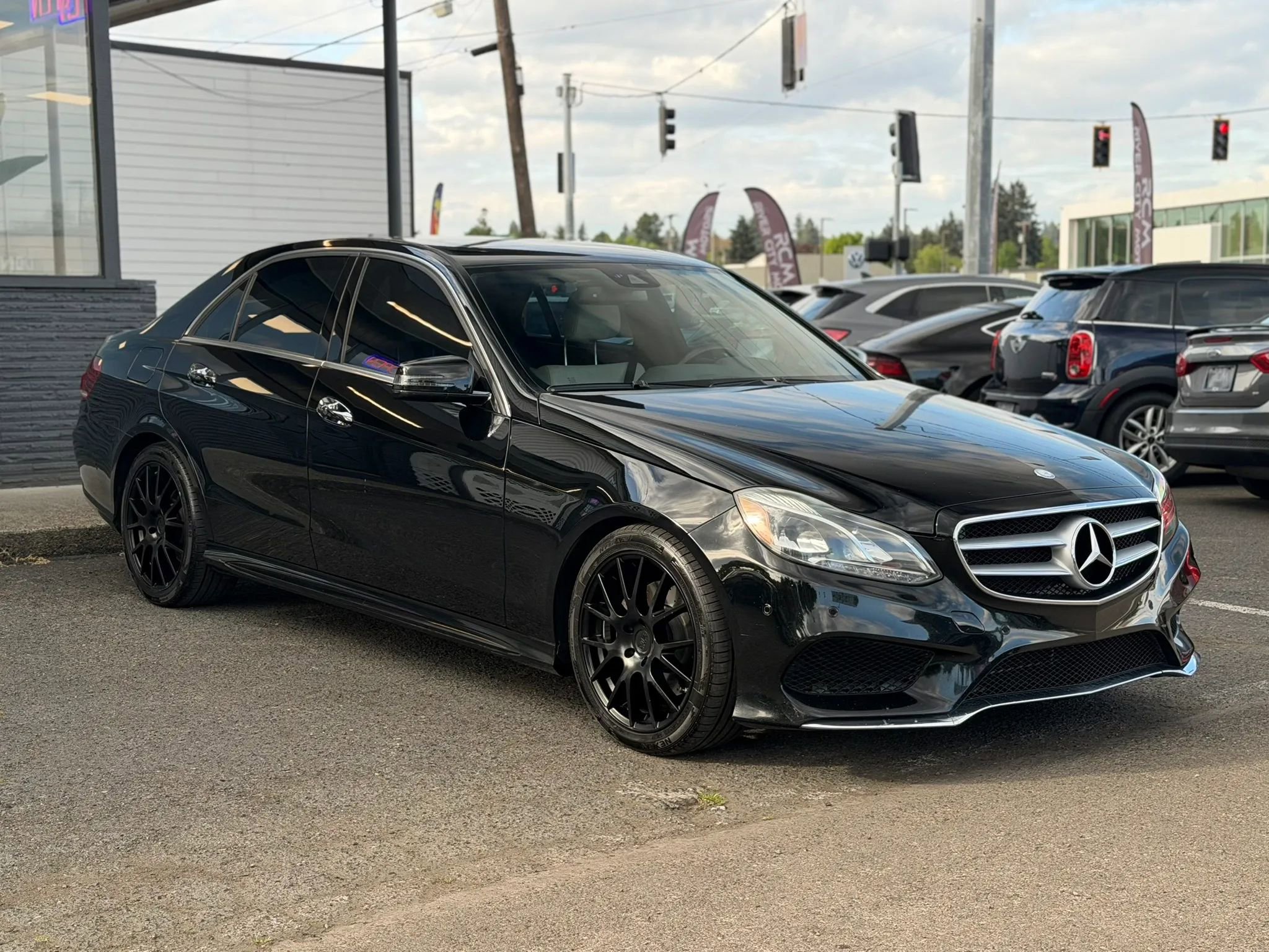 Used 2014 Mercedes-Benz E 350 Sedan image 3