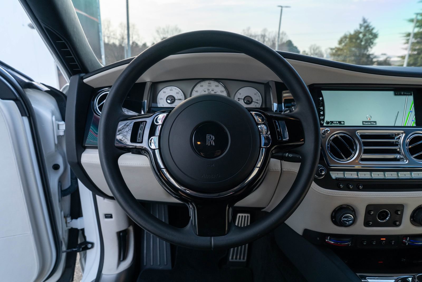 Used 2018 Rolls-Royce Ghost image 18