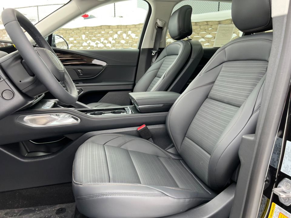 New 2026 Lincoln Nautilus Reserve w/ Jet Appearance Package AWD/4WD image 4