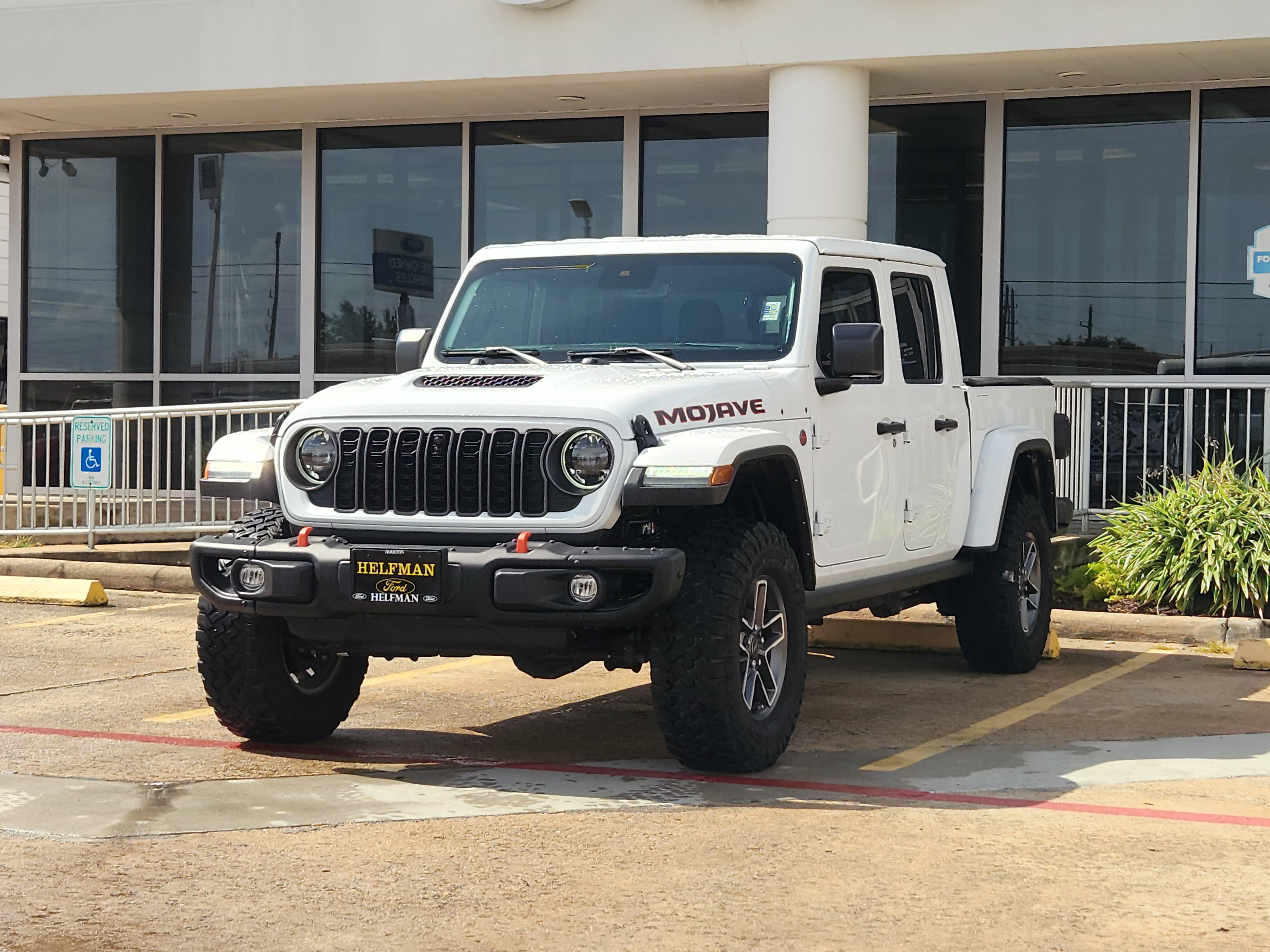 Used 2024 Jeep Gladiator Mojave AWD/4WD image 2