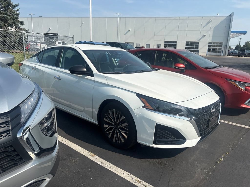 Used 2025 Nissan Altima 2.5 SV