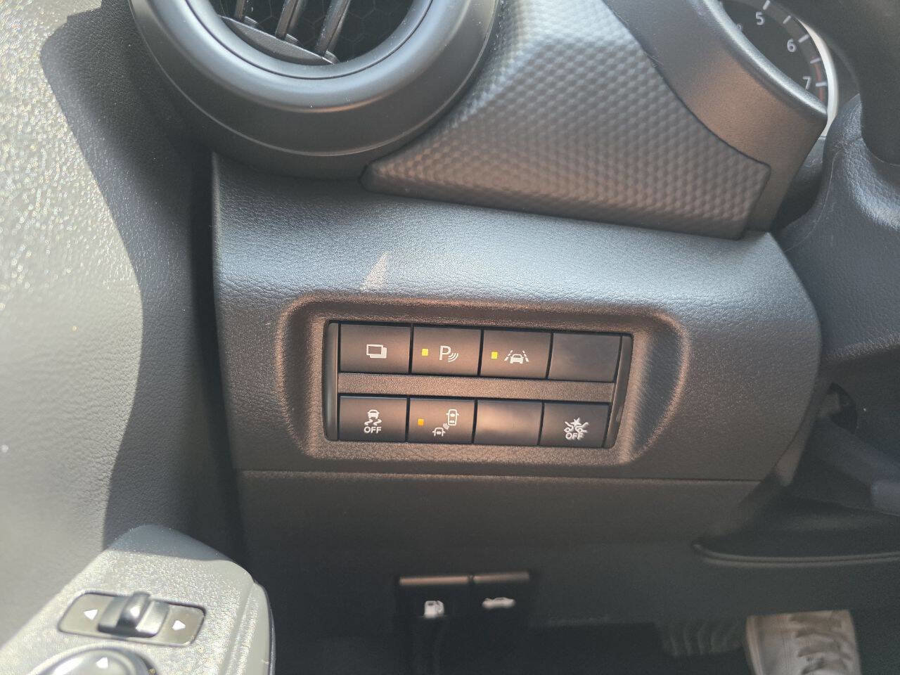 Used 2021 Nissan Kicks S image 14