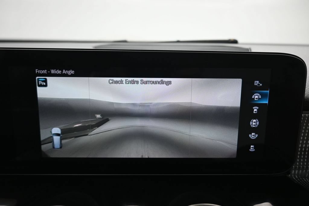 Used 2022 Mercedes-Benz GLB 250 4MATIC image 22
