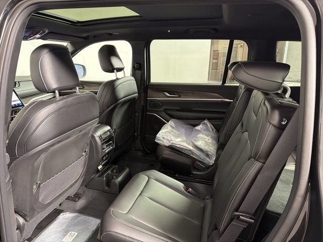 New 2025 Jeep Grand Cherokee L Limited w/ Trailer Tow Package image 27