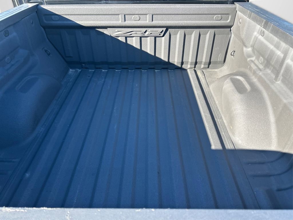 Used 2022 Chevrolet Colorado ZR2 w/ ZR2 Midnight Special Edition image 16