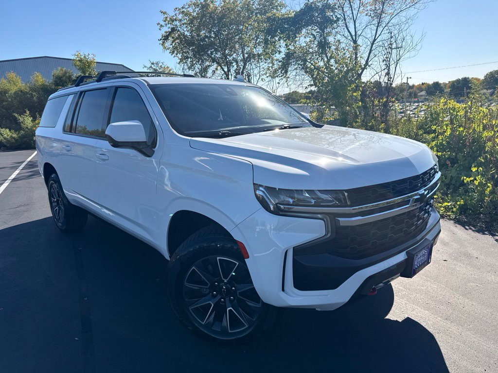 Used 2022 Chevrolet Suburban Z71 AWD/4WD image 2