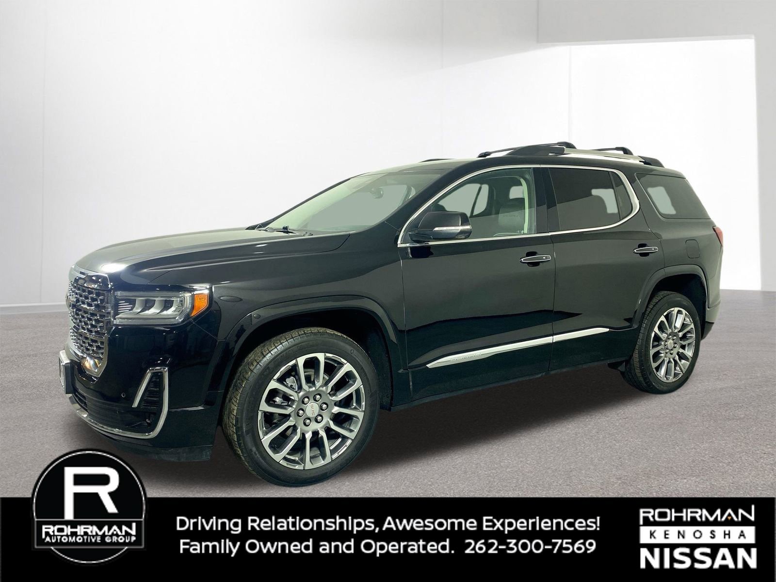 Used 2023 GMC Acadia Denali image 2
