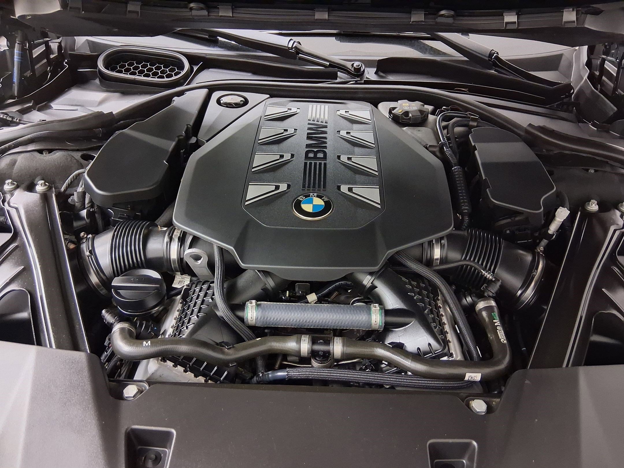 Certified 2024 BMW 760i xDrive image 32