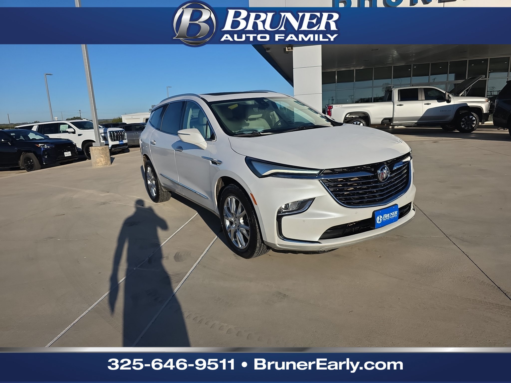 Used 2022 Buick Enclave Premium w/ Experience Buick Package FWD image 1