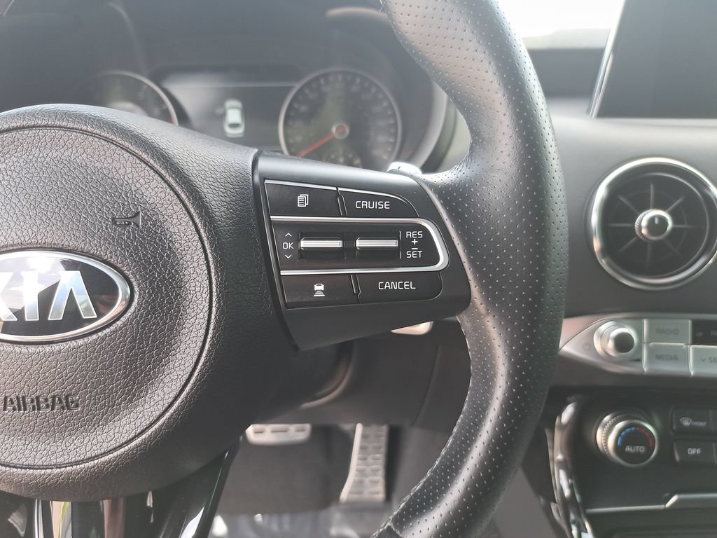 Used 2020 Kia Stinger GT1 AWD/4WD image 18