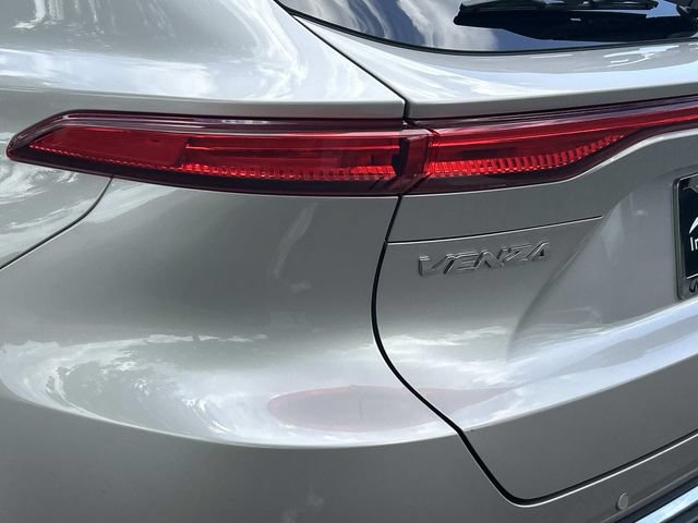 Used 2023 Toyota Venza Limited AWD/4WD image 10