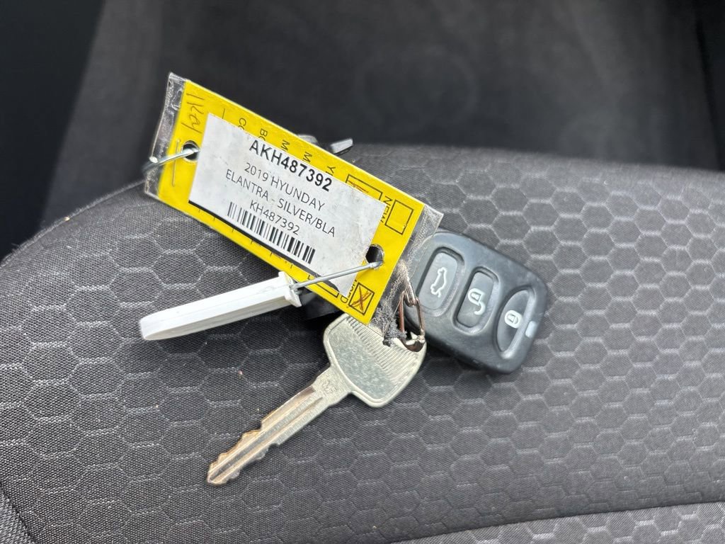 Used 2019 Hyundai Elantra SE w/ Cargo Package image 36