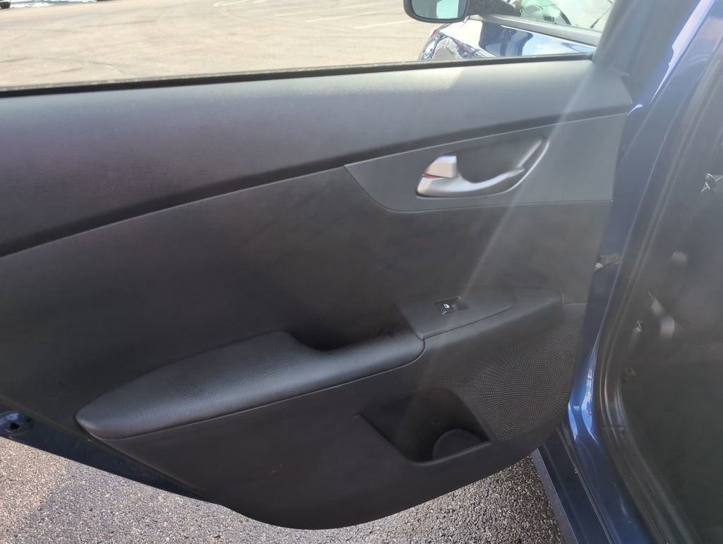 Used 2021 Kia Forte LXS image 10