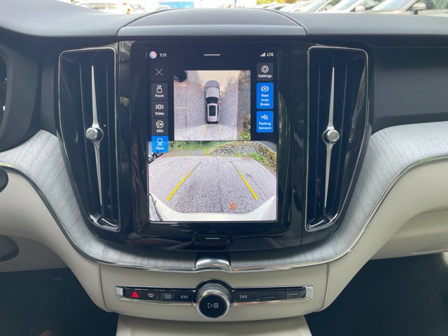 Certified 2024 Volvo XC60 B5 Plus w/ Climate Package AWD/4WD image 21