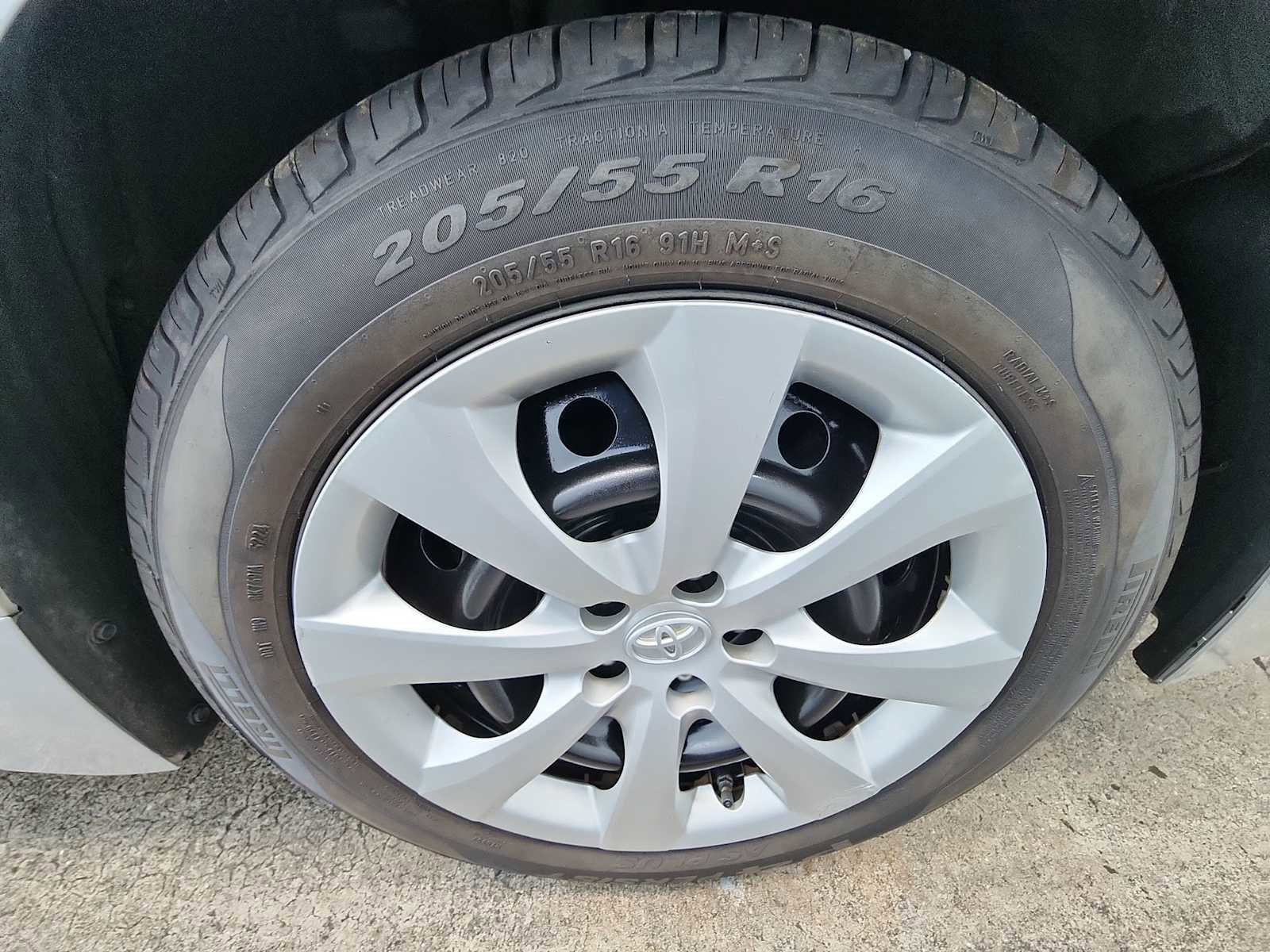 Used 2020 Toyota Corolla LE image 10