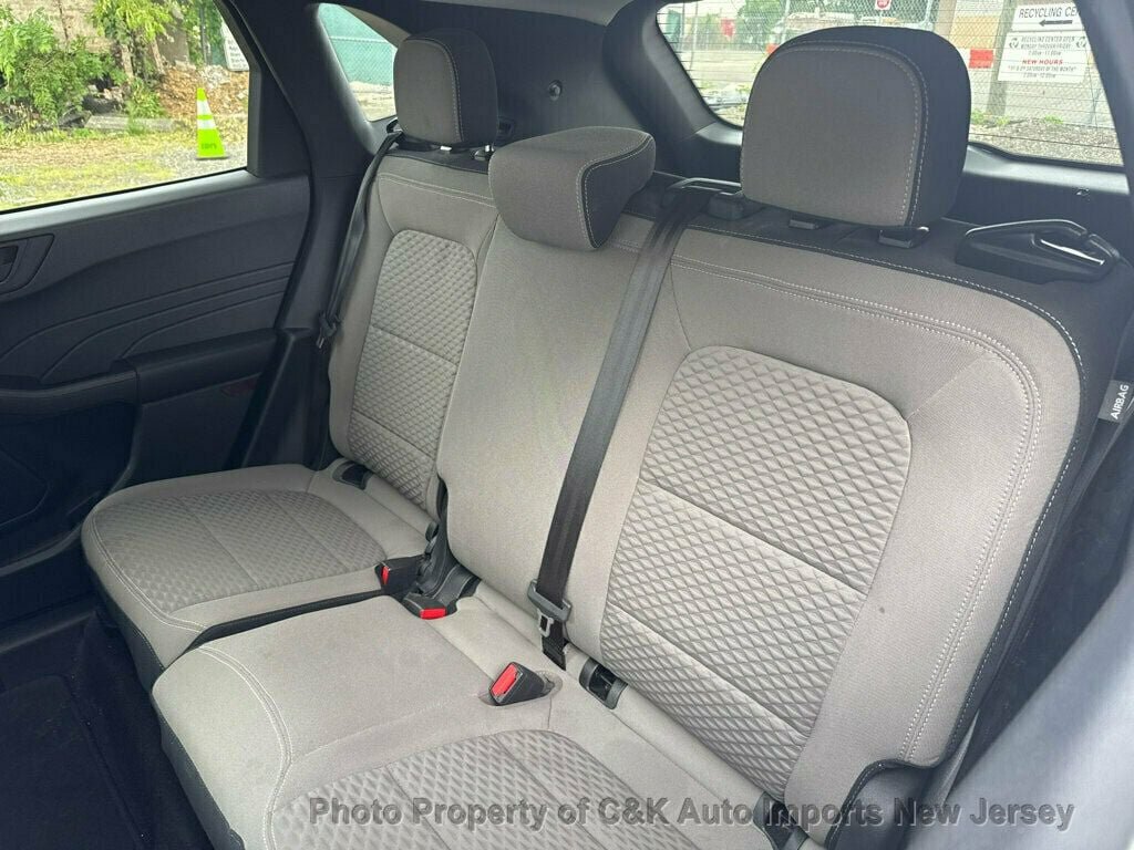 Used 2022 Ford Escape SE AWD/4WD image 13