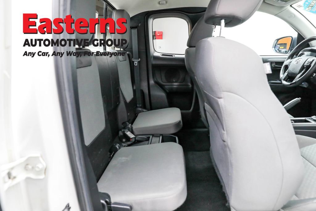 Used 2022 Toyota Tacoma SR w/ SR Convenience Package image 21