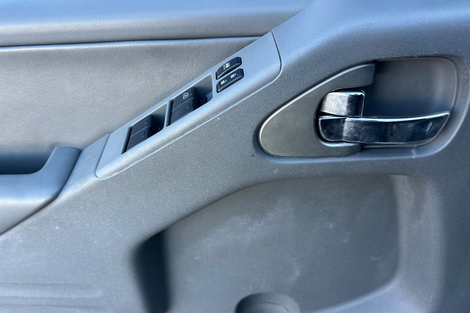 Used 2016 Nissan Frontier SL image 11