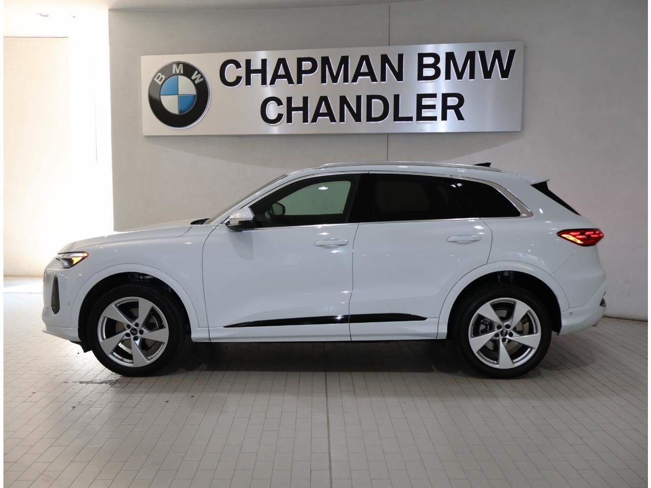 Used 2025 Audi Q5 Premium Plus AWD/4WD image 3