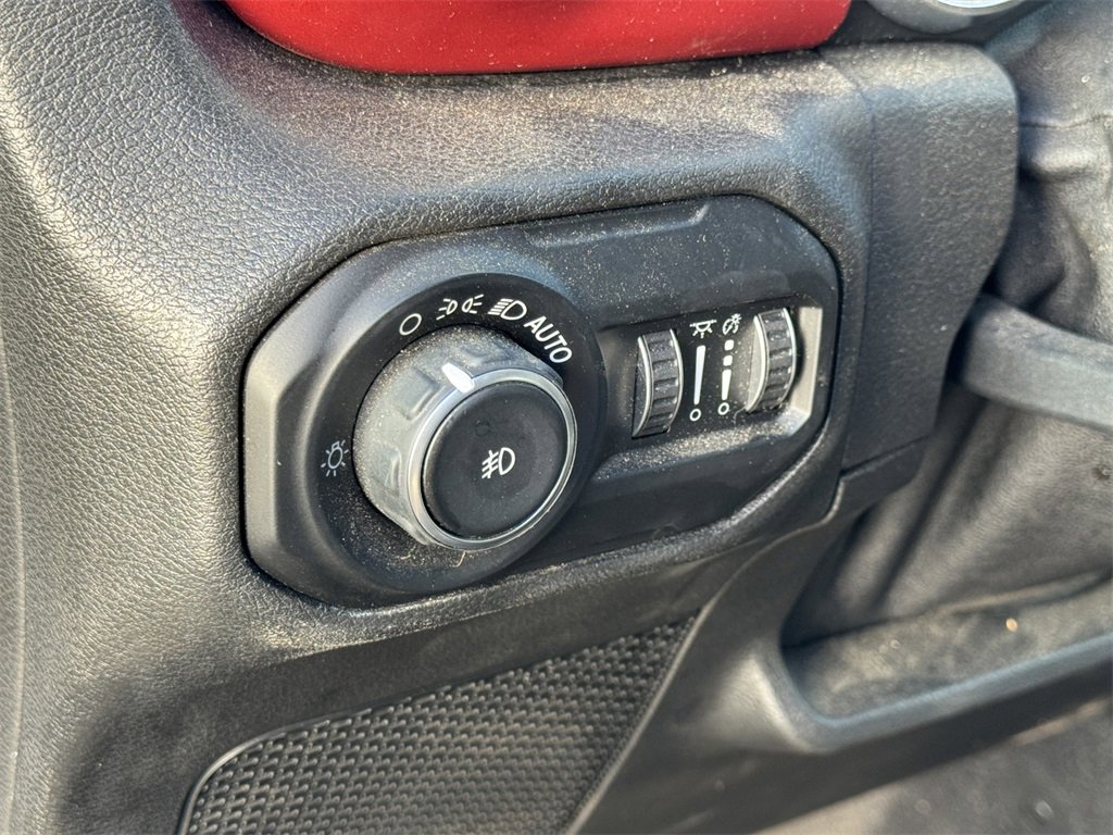 Used 2018 Jeep Wrangler Unlimited Rubicon image 13