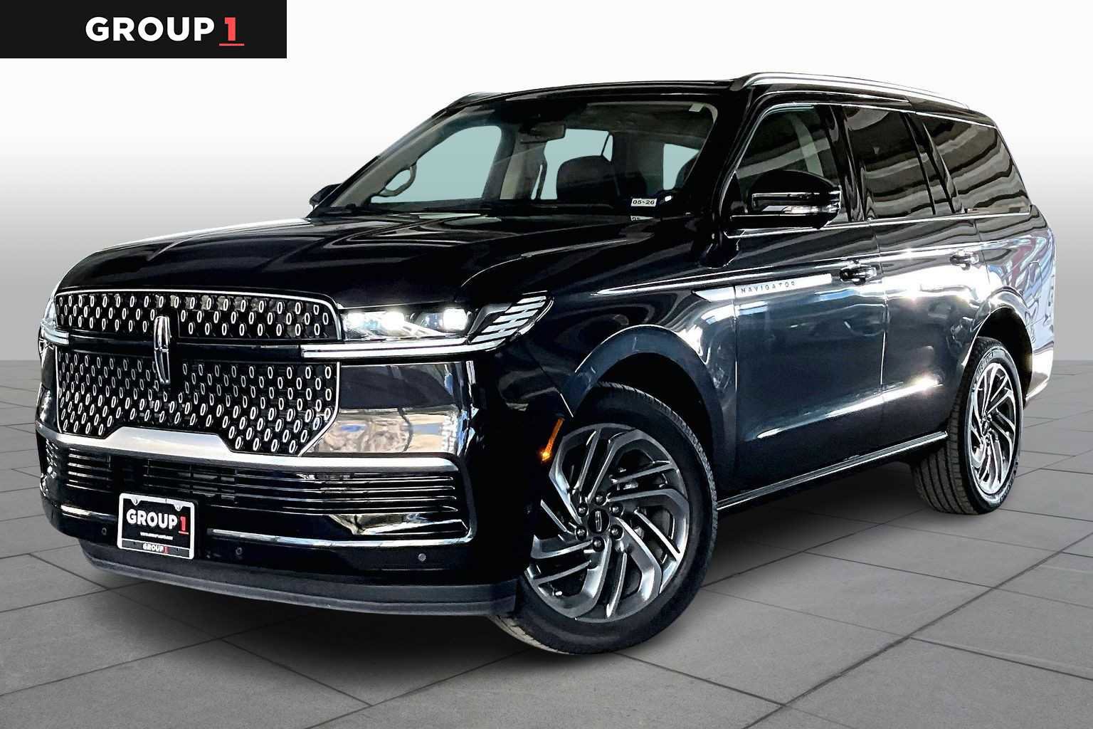 Used 2025 Lincoln Navigator Reserve image 1