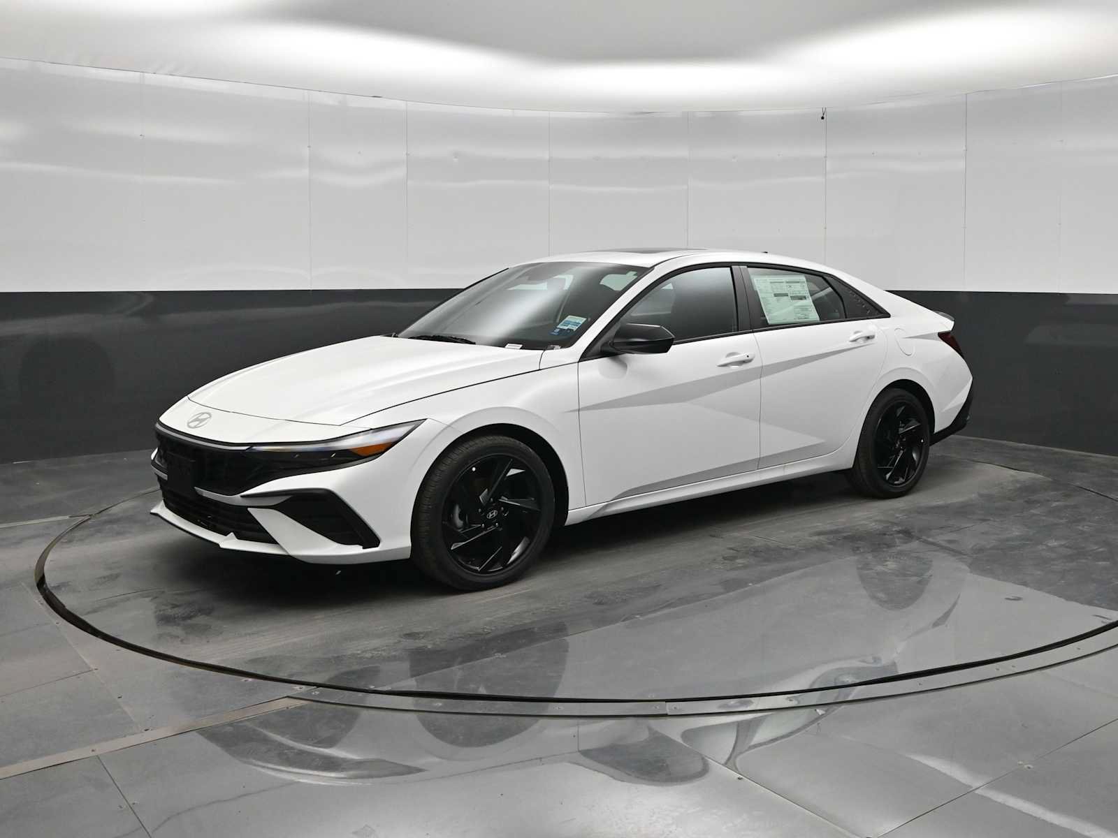 New 2026 Hyundai Elantra SEL Sport FWD image 4