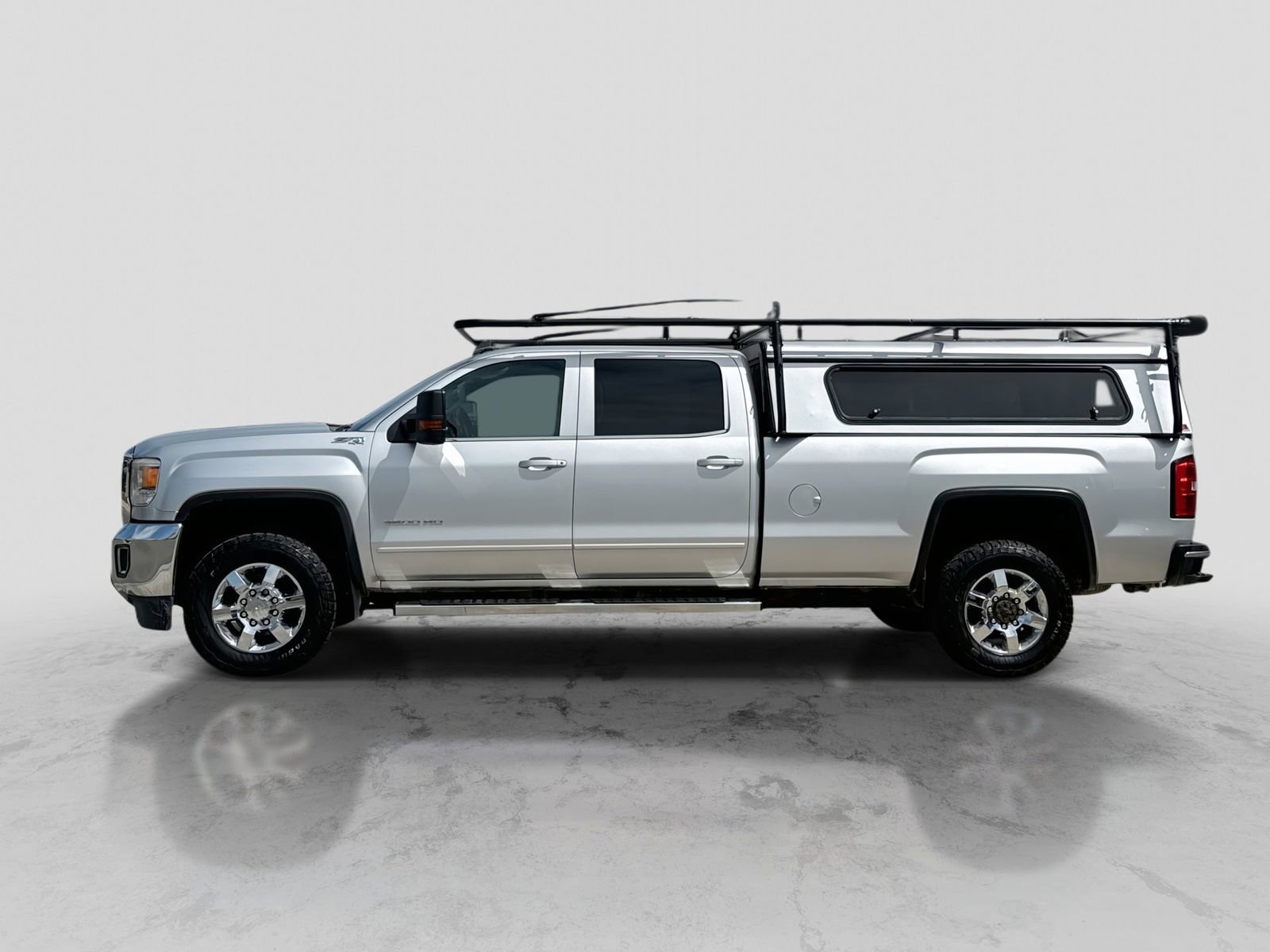 Used 2015 GMC Sierra 3500 SLE w/ SLE Preferred Package AWD/4WD image 3