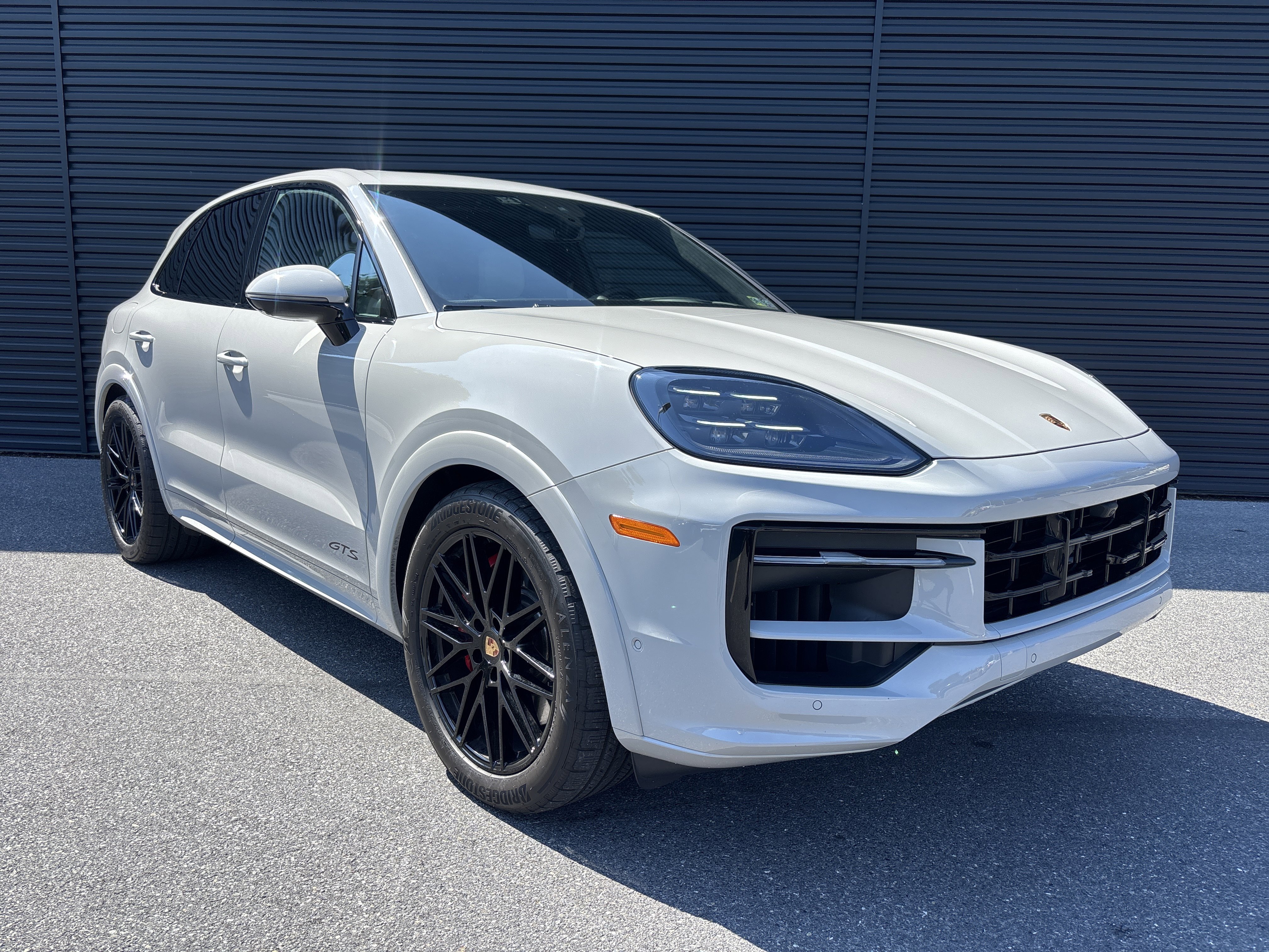 Certified 2025 Porsche Cayenne GTS image 2