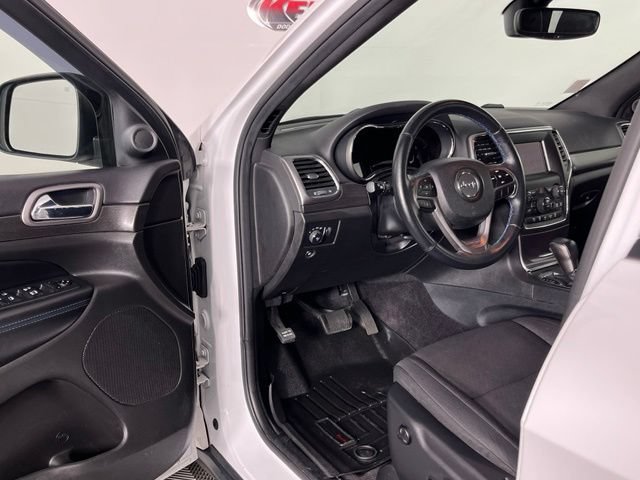 Used 2018 Jeep Grand Cherokee Laredo AWD/4WD image 22