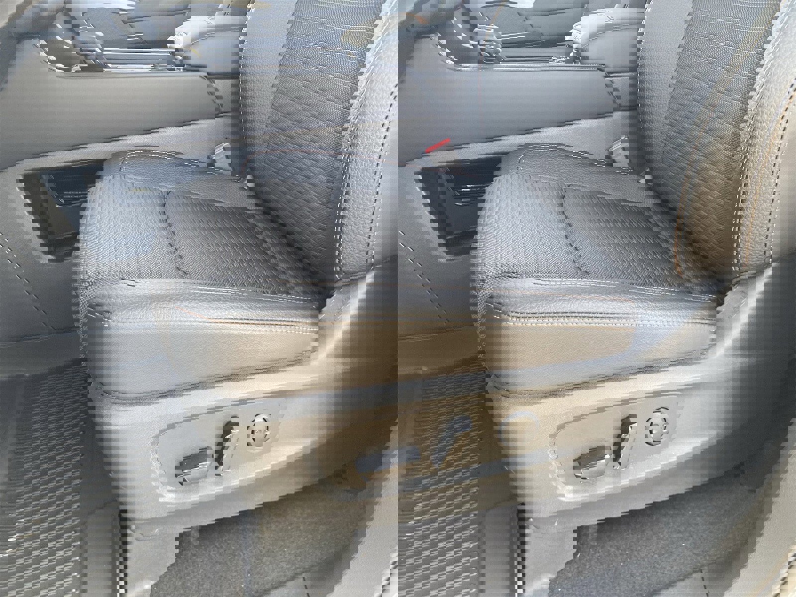 New 2025 Nissan Pathfinder Rock Creek image 22