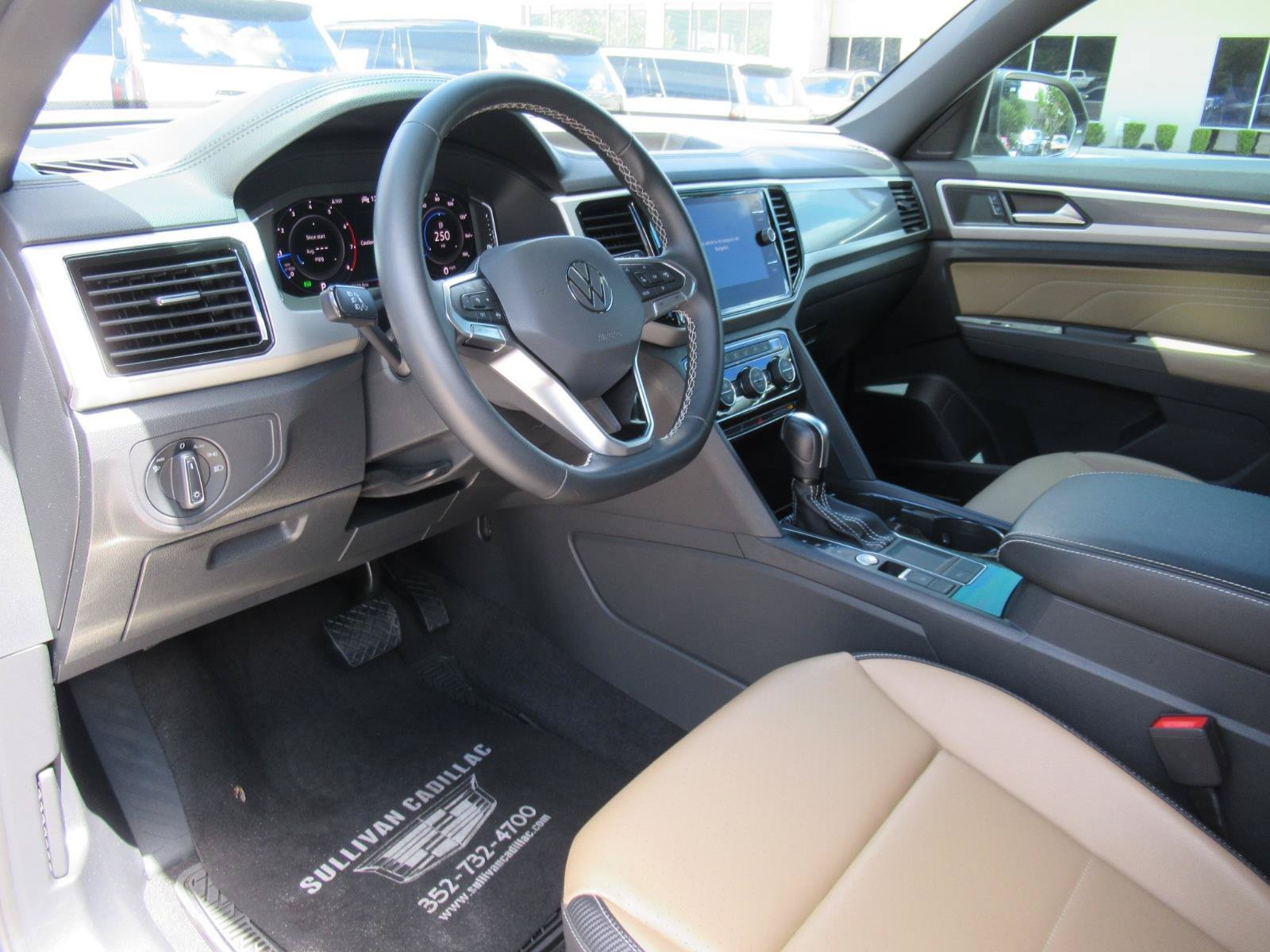 Used 2022 Volkswagen Atlas Cross Sport SE FWD image 16