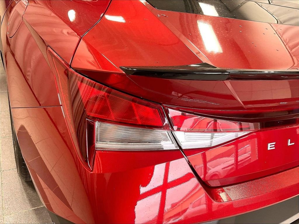 Certified 2025 Hyundai Elantra Sport FWD image 32