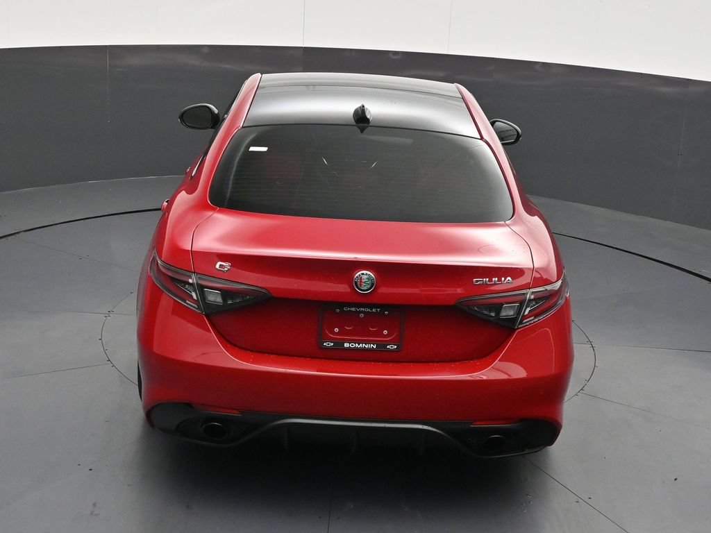 Used 2025 Alfa Romeo Giulia w/ Veloce Package Rwd image 19